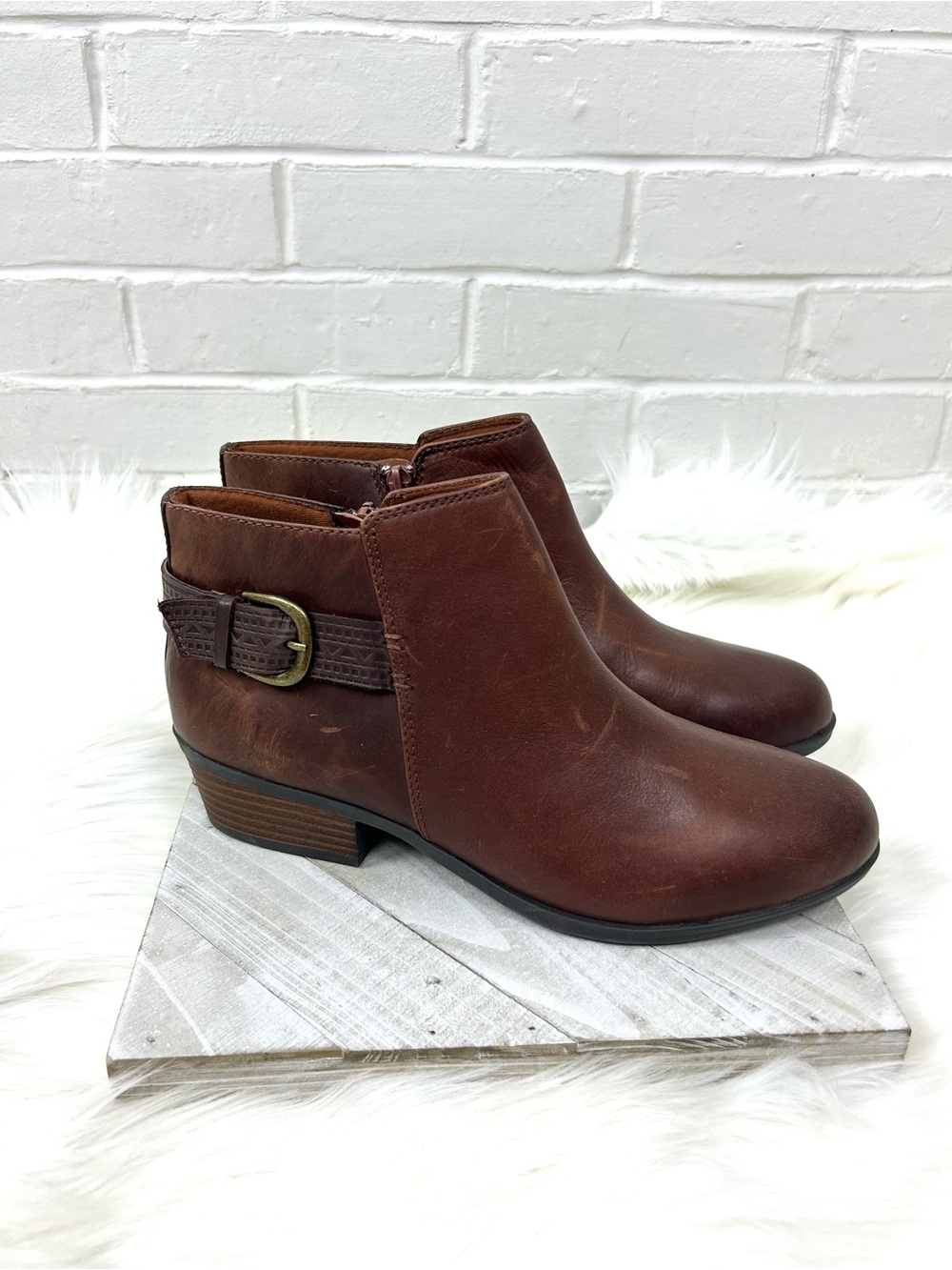 Clark’s Addiy Kara Brown Leather Ankle Boots Size 9.5
